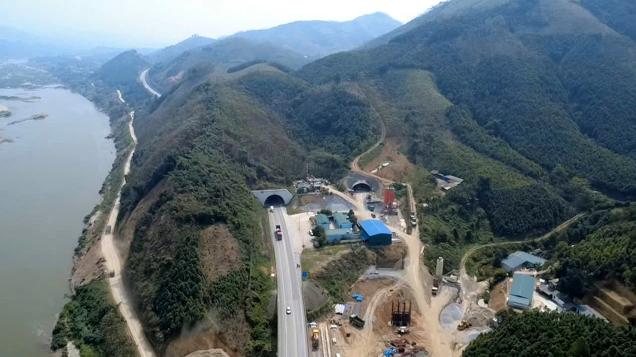 Xuyên đêm đào hầm xuyên núi tuyến cao tốc Nội Bài - Lào Cai- Ảnh 14. Xuyên đêm đào hầm xuyên núi tuyến cao tốc Nội Bài - Lào Cai- Ảnh 14.
