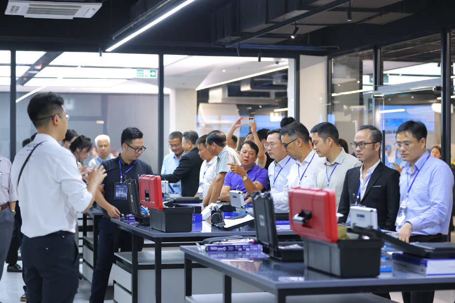 Ra mắt Trung tâm hệ thống sưởi ấm, thông gió và điều hòa không khí đầu tiên tại Việt Nam- Ảnh 2.