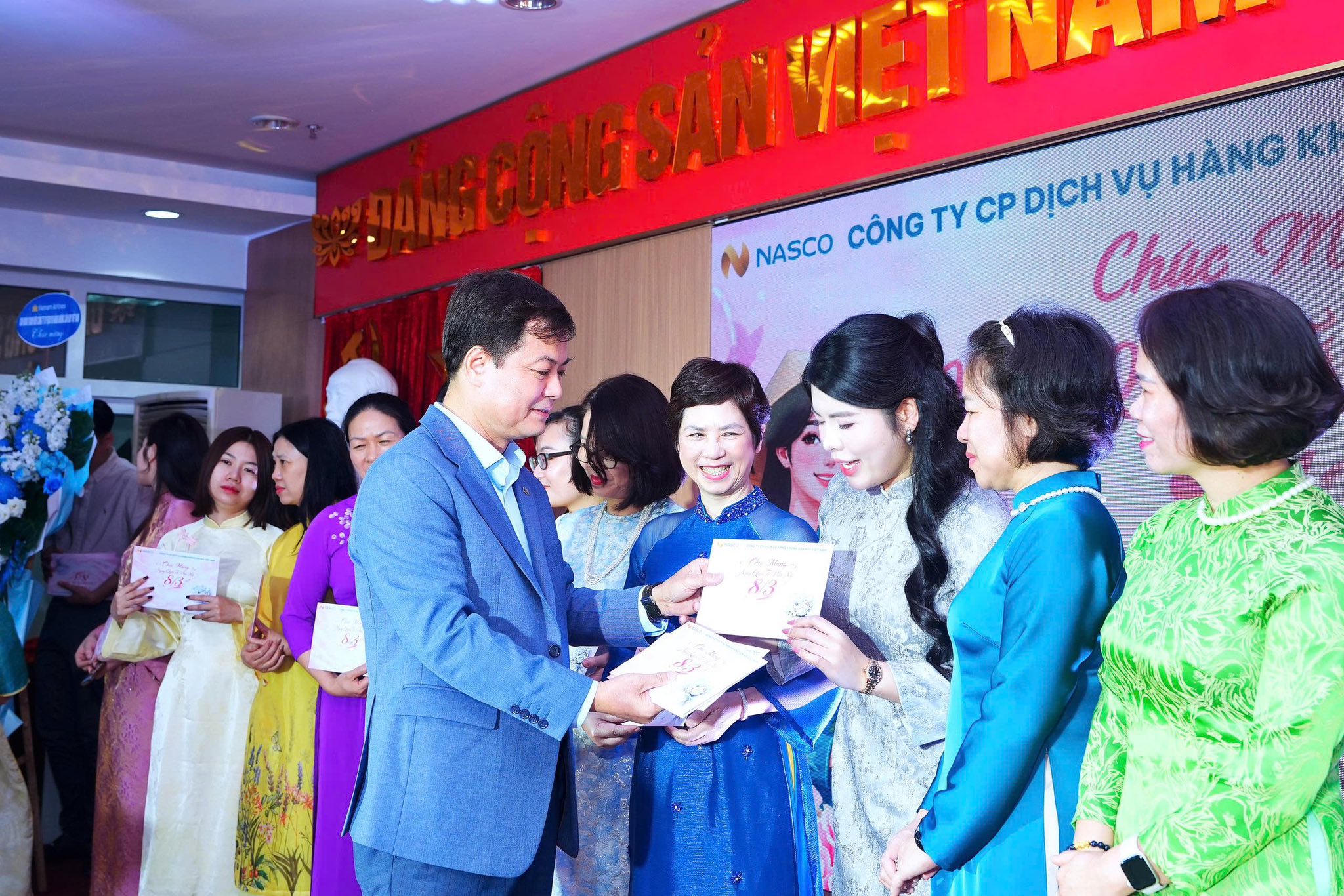 &ldquo;Những b&ocirc;ng hồng th&eacute;p&rdquo; ng&agrave;nh X&acirc;y dựng tỏa s&aacute;ng sau 10 năm thi đua- Ảnh 1.