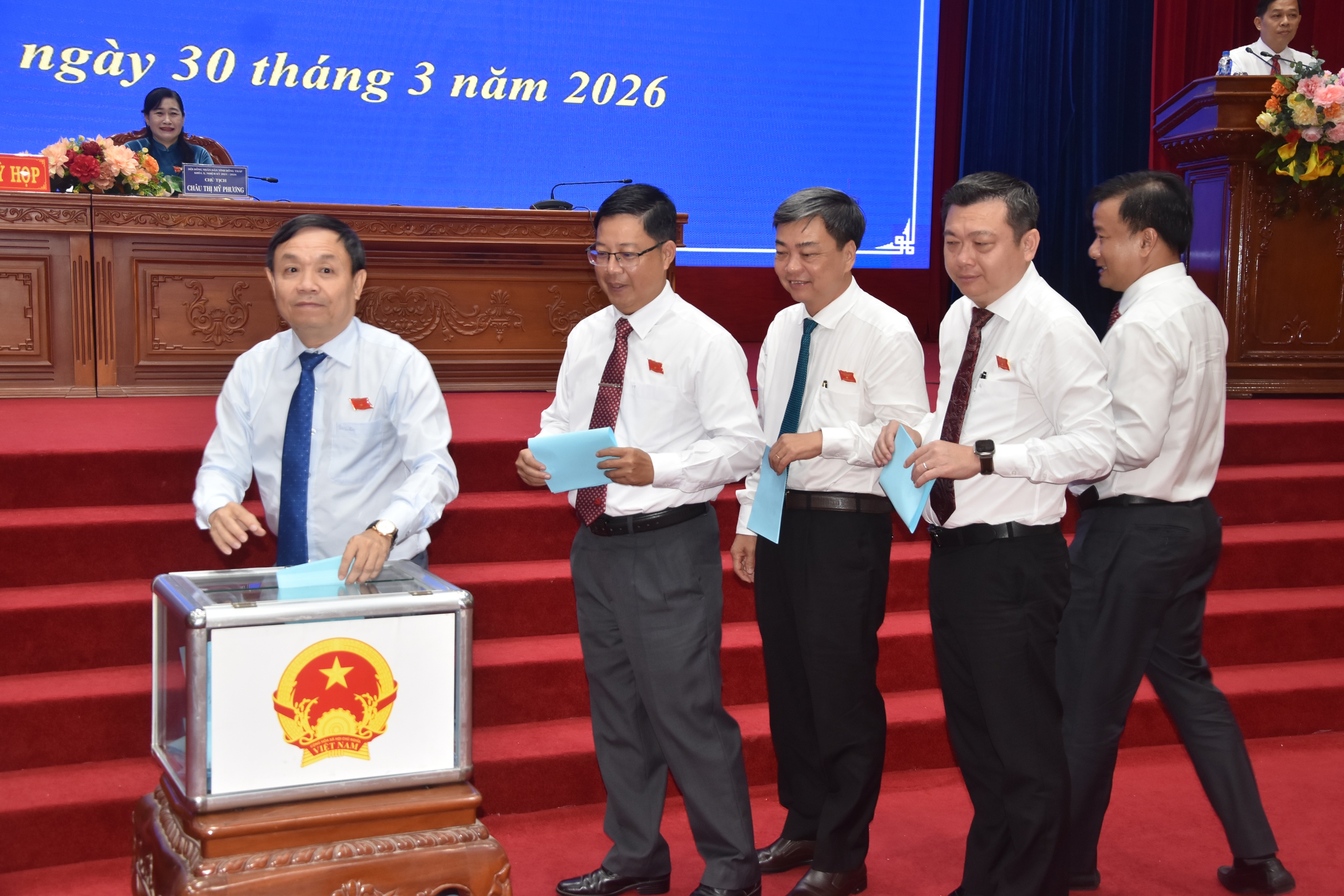 Ông Phạm Thành Ngại tái đắc cử Chủ tịch UBND tỉnh Đồng Tháp- Ảnh 1. Ông Phạm Thành Ngại tái đắc cử Chủ tịch UBND tỉnh Đồng Tháp- Ảnh 1.