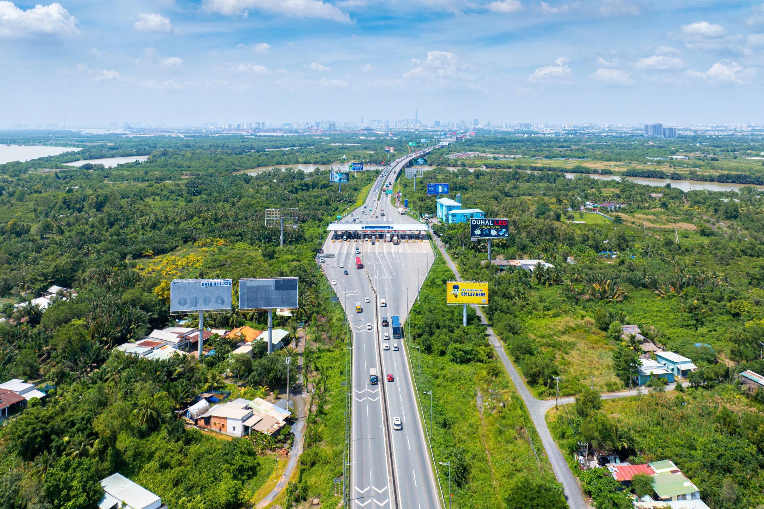 Cao tốc TP.HCM - Long Th&agrave;nh - Dầu Gi&acirc;y điều chỉnh ph&acirc;n l&agrave;n: L&agrave;n 1 tốc độ cao, cấm xe lớn- Ảnh 1.