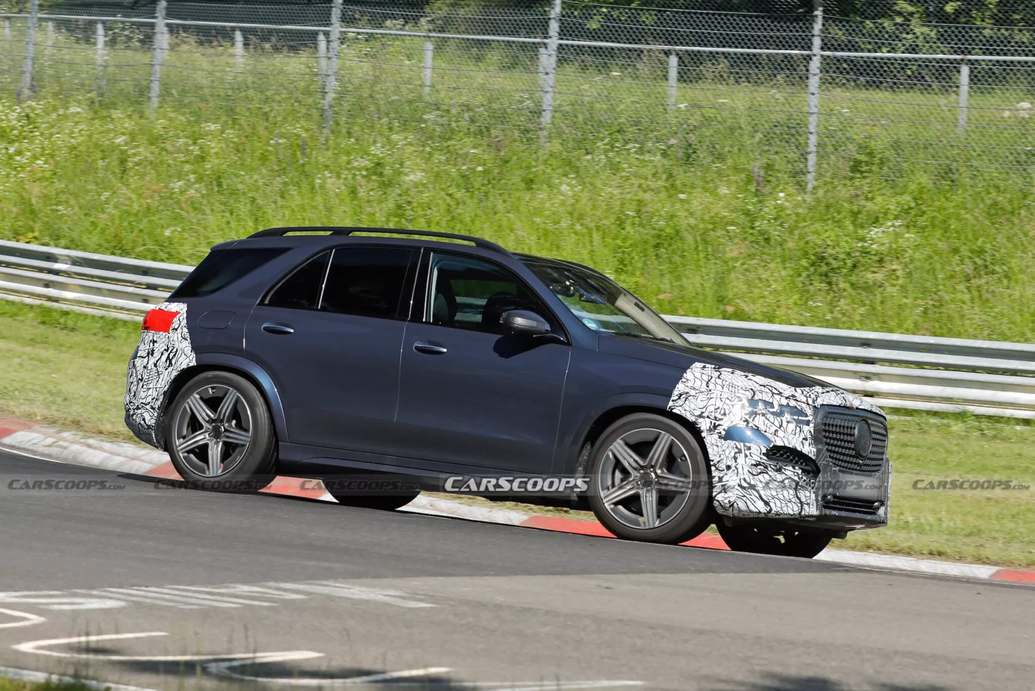 GLE, GLE Coupe và GLS sắp ra mắt bản nâng cấp- Ảnh 3.