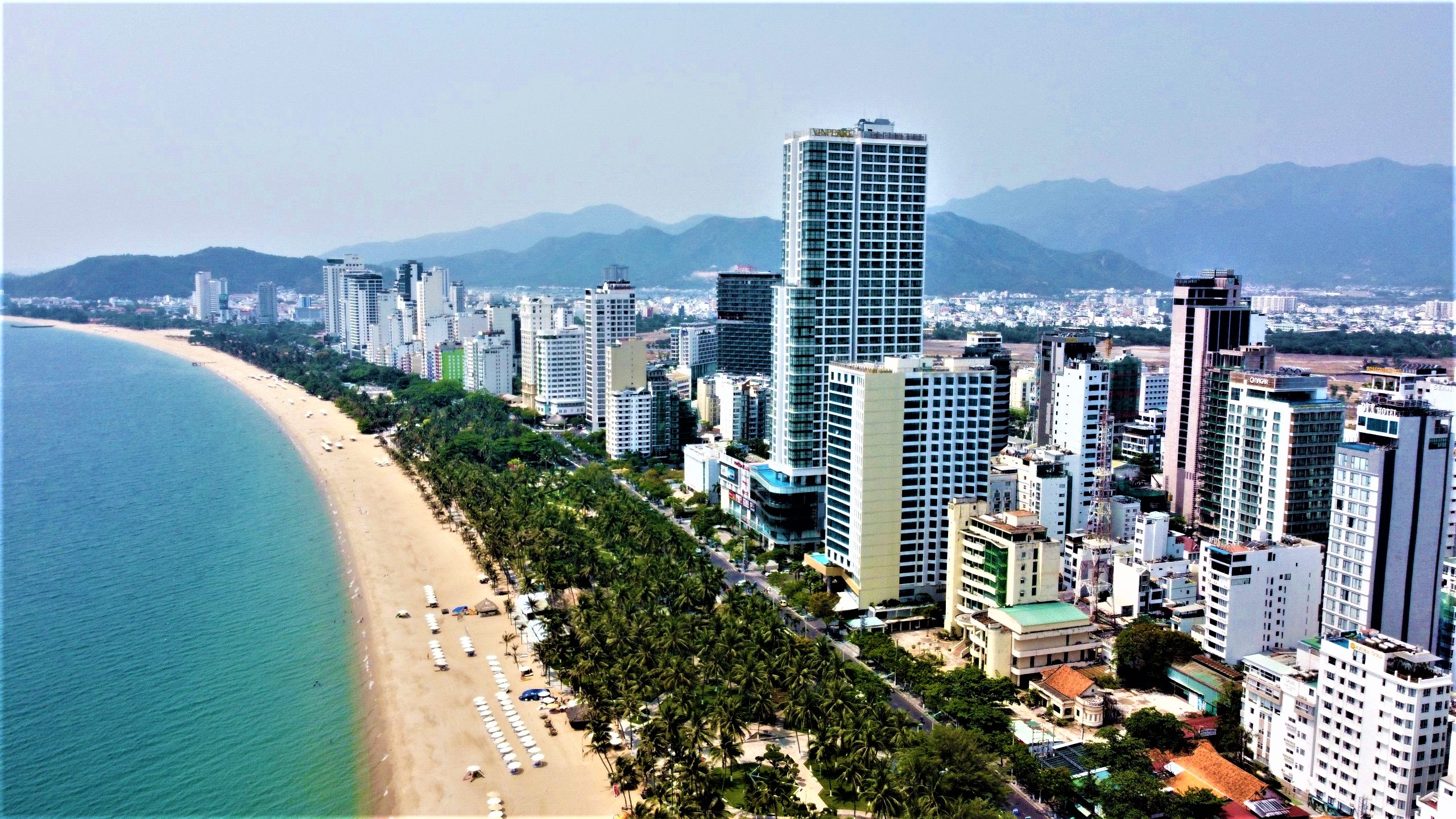 T&acirc;n Chủ tịch UBND tỉnh Kh&aacute;nh H&ograve;a: Đo&agrave;n kết, đồng l&ograve;ng đưa tỉnh ph&aacute;t triển nhanh, bền vững- Ảnh 4.