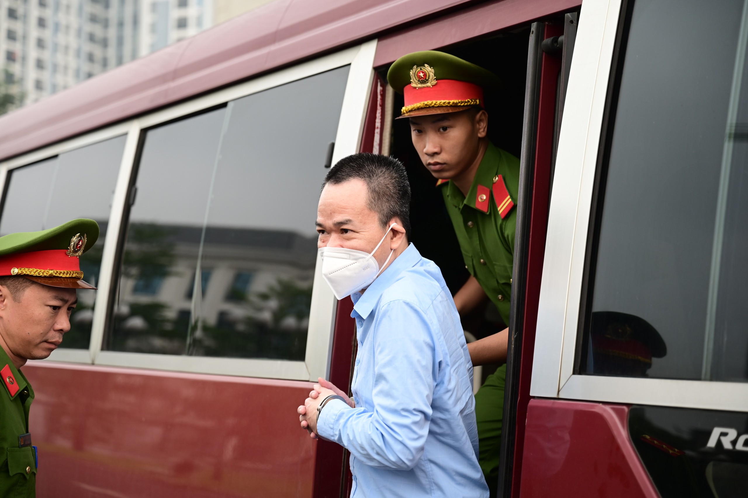 Cựu Thứ trưởng Ho&agrave;ng Văn Thắng hầu t&ograve;a vụ nhận hối lộ 200.000 USD- Ảnh 3.