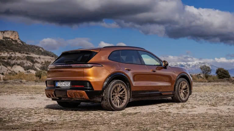 Porsche Cayenne điện có khả năng tăng tốc như siêu xe- Ảnh 3. Porsche Cayenne điện có khả năng tăng tốc như siêu xe- Ảnh 3.