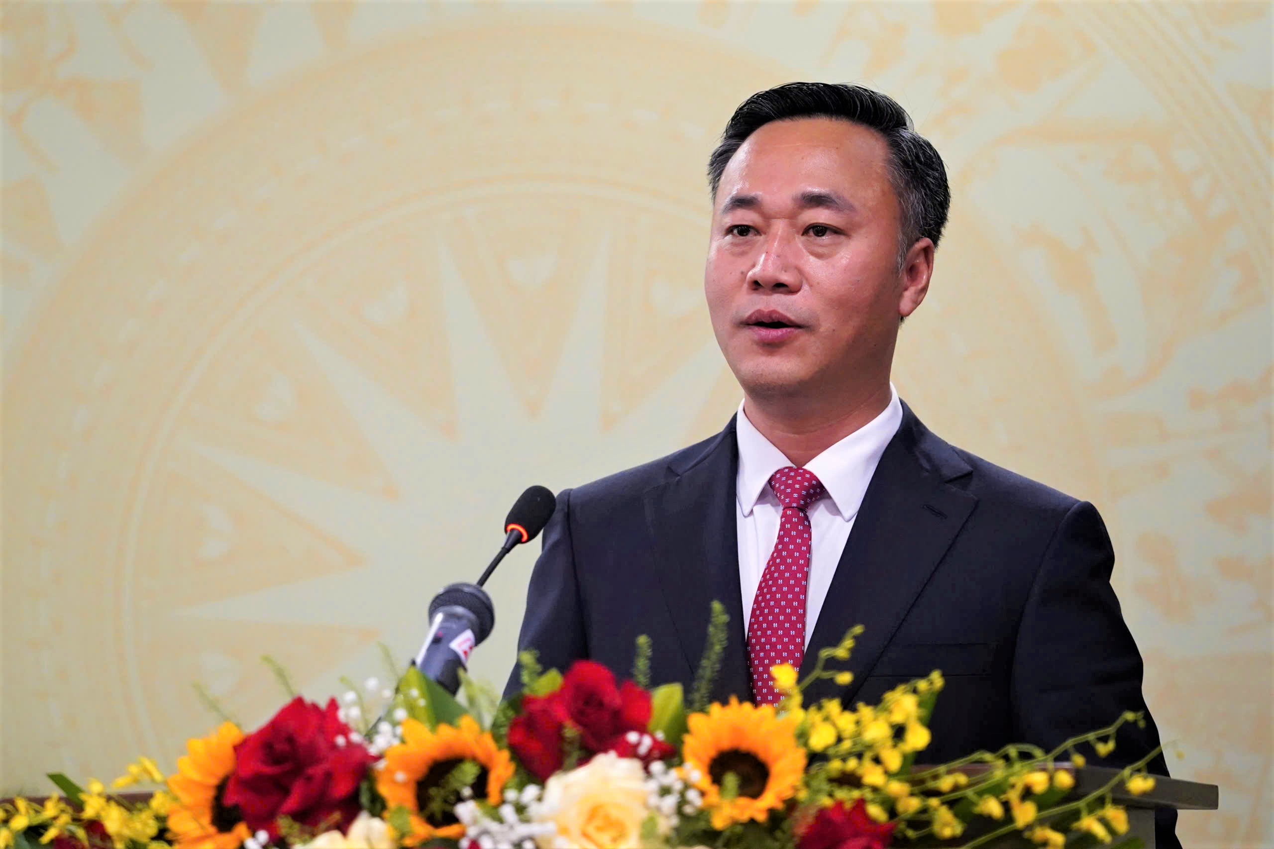 T&acirc;n Chủ tịch UBND tỉnh Kh&aacute;nh H&ograve;a: Đo&agrave;n kết, đồng l&ograve;ng đưa tỉnh ph&aacute;t triển nhanh, bền vững- Ảnh 2.