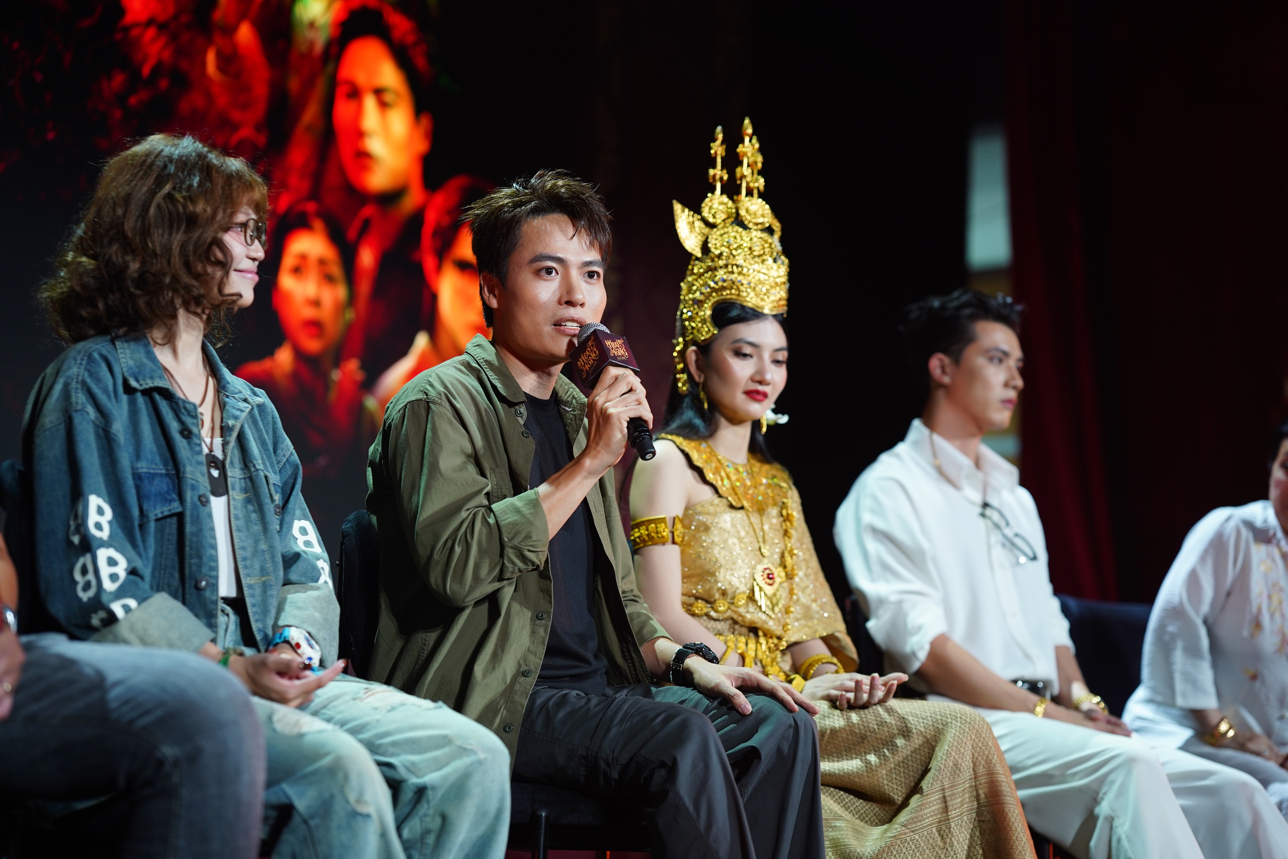 V&otilde; Tấn Ph&aacute;t, Trần Ngọc V&agrave;ng chia sẻ khi lần đầu đ&oacute;ng phim linh dị "Heo năm m&oacute;ng"- Ảnh 5.