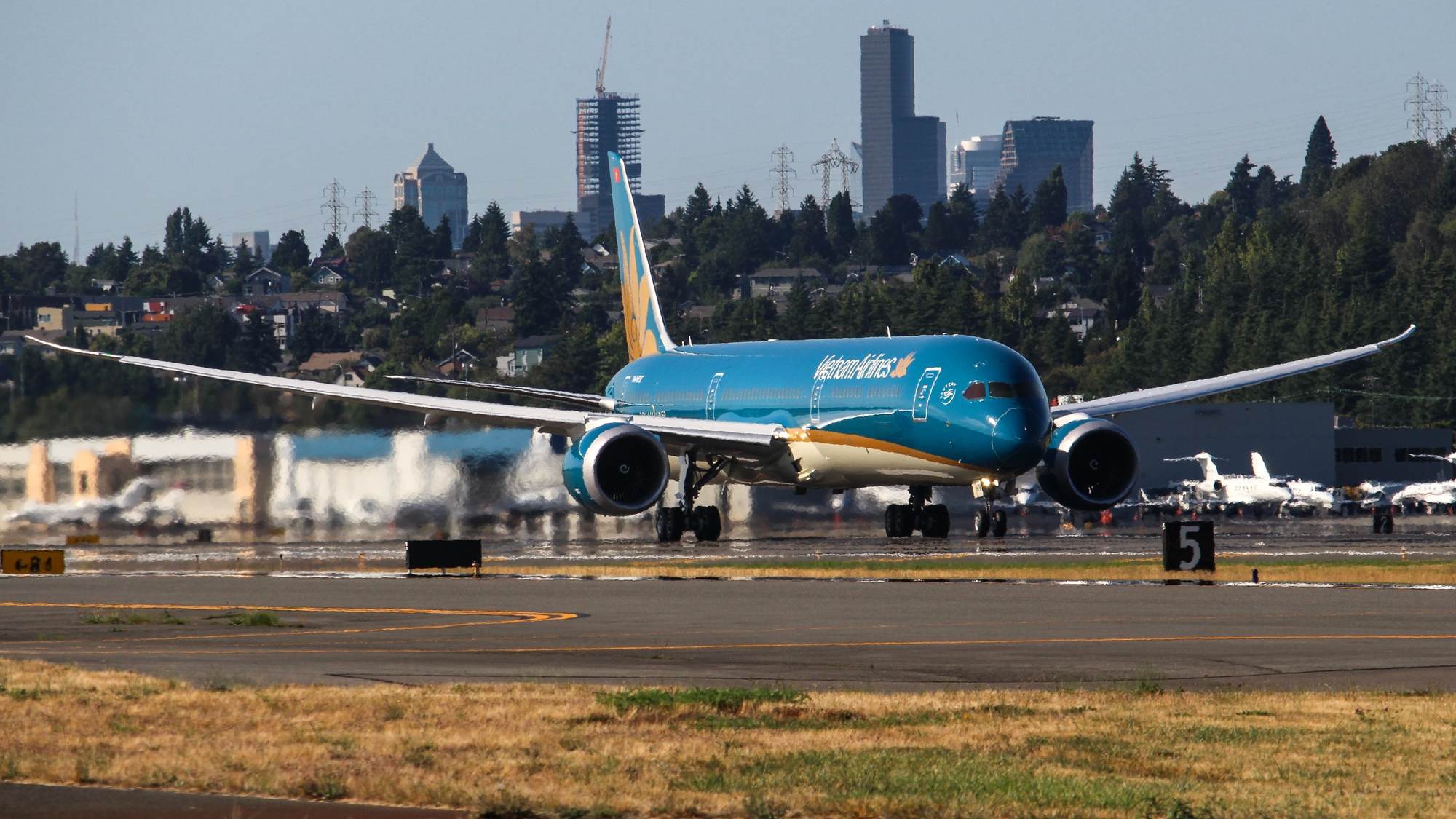 Khách quốc tế bùng nổ, Vietnam Airlines đón quý I khởi sắc- Ảnh 1. Khách quốc tế bùng nổ, Vietnam Airlines đón quý I khởi sắc- Ảnh 1.