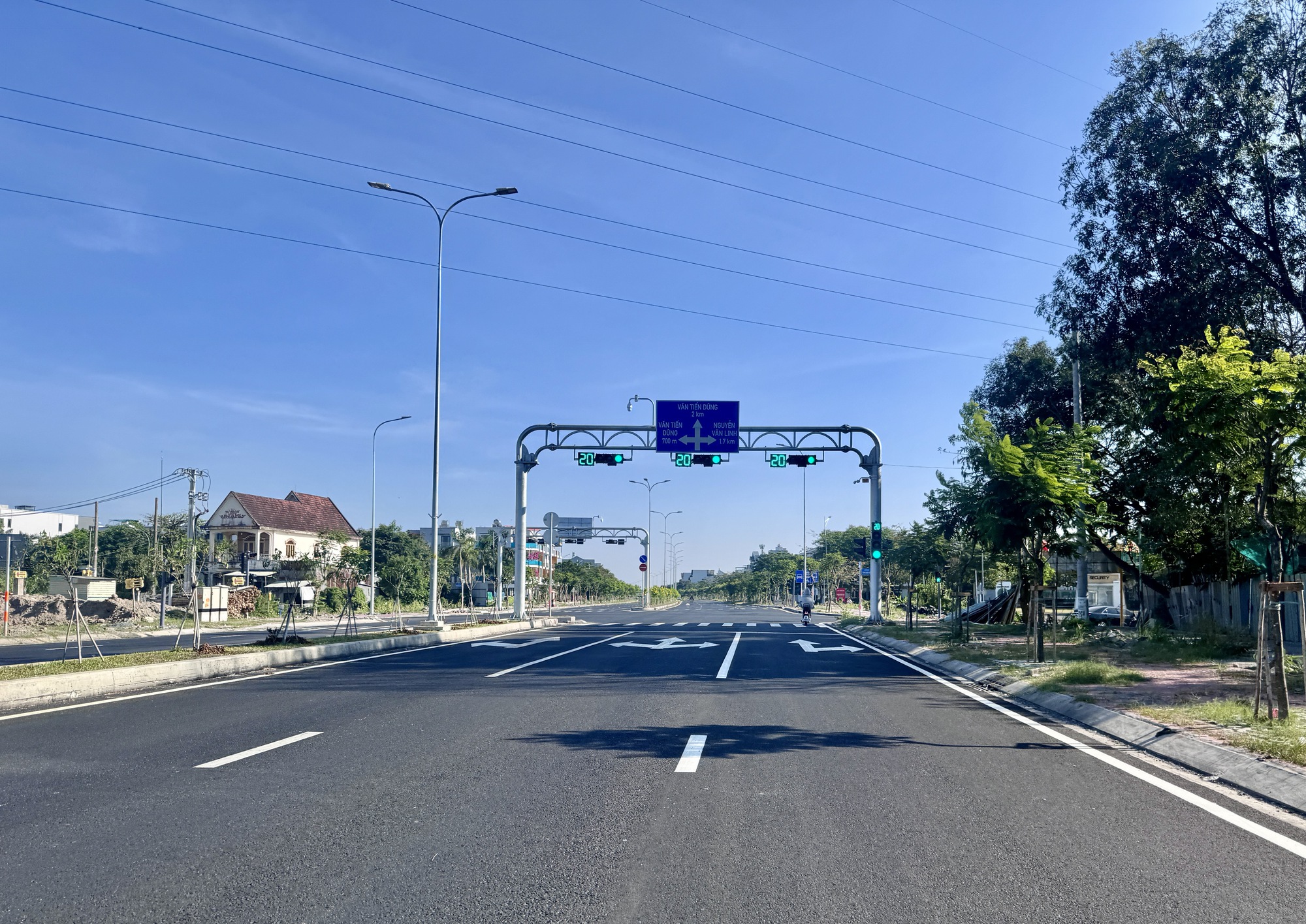 Cận cảnh quốc lộ 50 gần hoàn thiện, chờ gỡ nút thắt cuối cùng- Ảnh 3. Cận cảnh quốc lộ 50 gần hoàn thiện, chờ gỡ nút thắt cuối cùng- Ảnh 3.