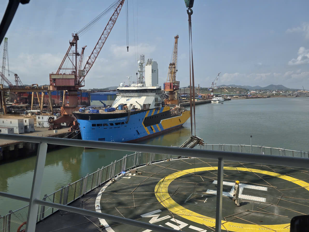 Bên trong “khách sạn nổi” phục vụ điện gió ngoài khơi- Ảnh 13. Bên trong “khách sạn nổi” phục vụ điện gió ngoài khơi- Ảnh 13.