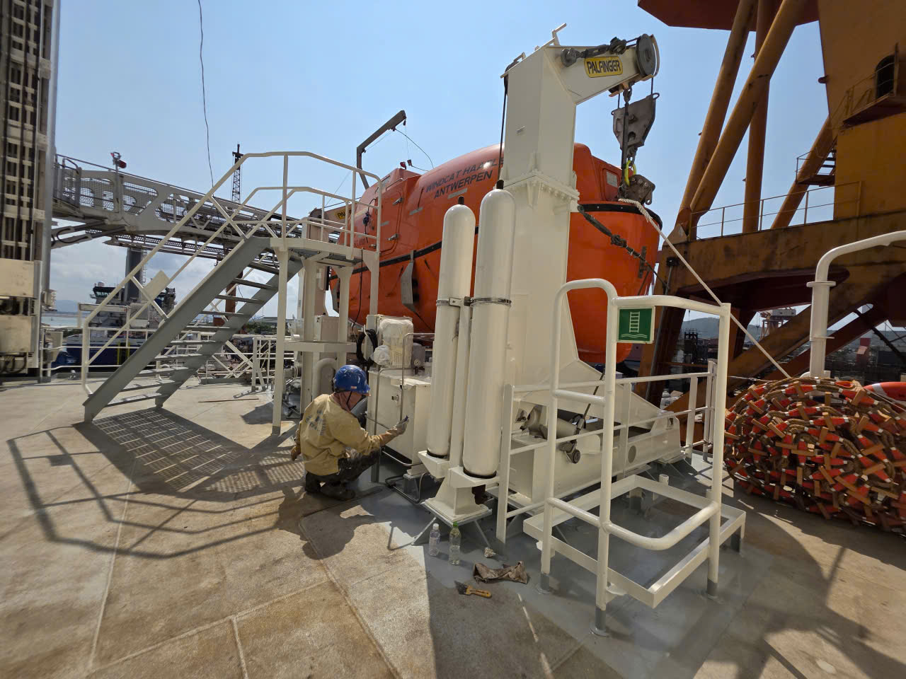 Bên trong “khách sạn nổi” phục vụ điện gió ngoài khơi- Ảnh 5. Bên trong “khách sạn nổi” phục vụ điện gió ngoài khơi- Ảnh 5.