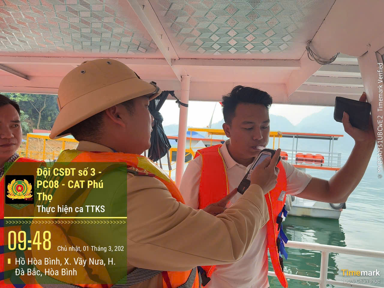 Xử phạt h&agrave;ng chục trường hợp vi phạm giao th&ocirc;ng đường thủy tr&ecirc;n hồ H&ograve;a B&igrave;nh- Ảnh 12.