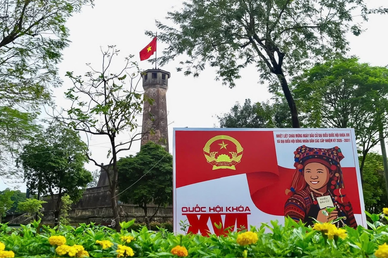 H&agrave; Nội rực rỡ cờ hoa hướng về ng&agrave;y hội non s&ocirc;ng- Ảnh 15.