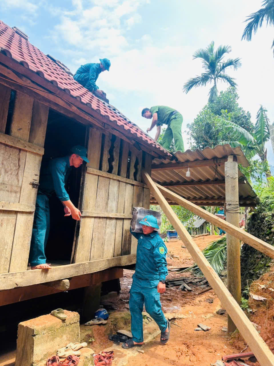 Quảng Ng&atilde;i ban h&agrave;nh phương &aacute;n ứng ph&oacute; thi&ecirc;n tai trong thời gian chuẩn bị v&agrave; bầu cử- Ảnh 2.