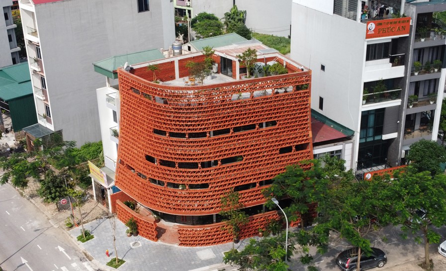 Định vị bản sắc từ vật liệu gạch, ng&oacute;i- Ảnh 1.