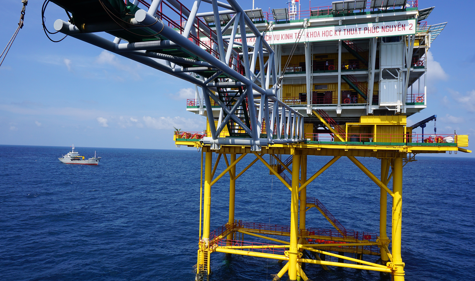 Giữ s&aacute;ng &ldquo;mắt biển&rdquo; nơi đầu s&oacute;ng- Ảnh 1.