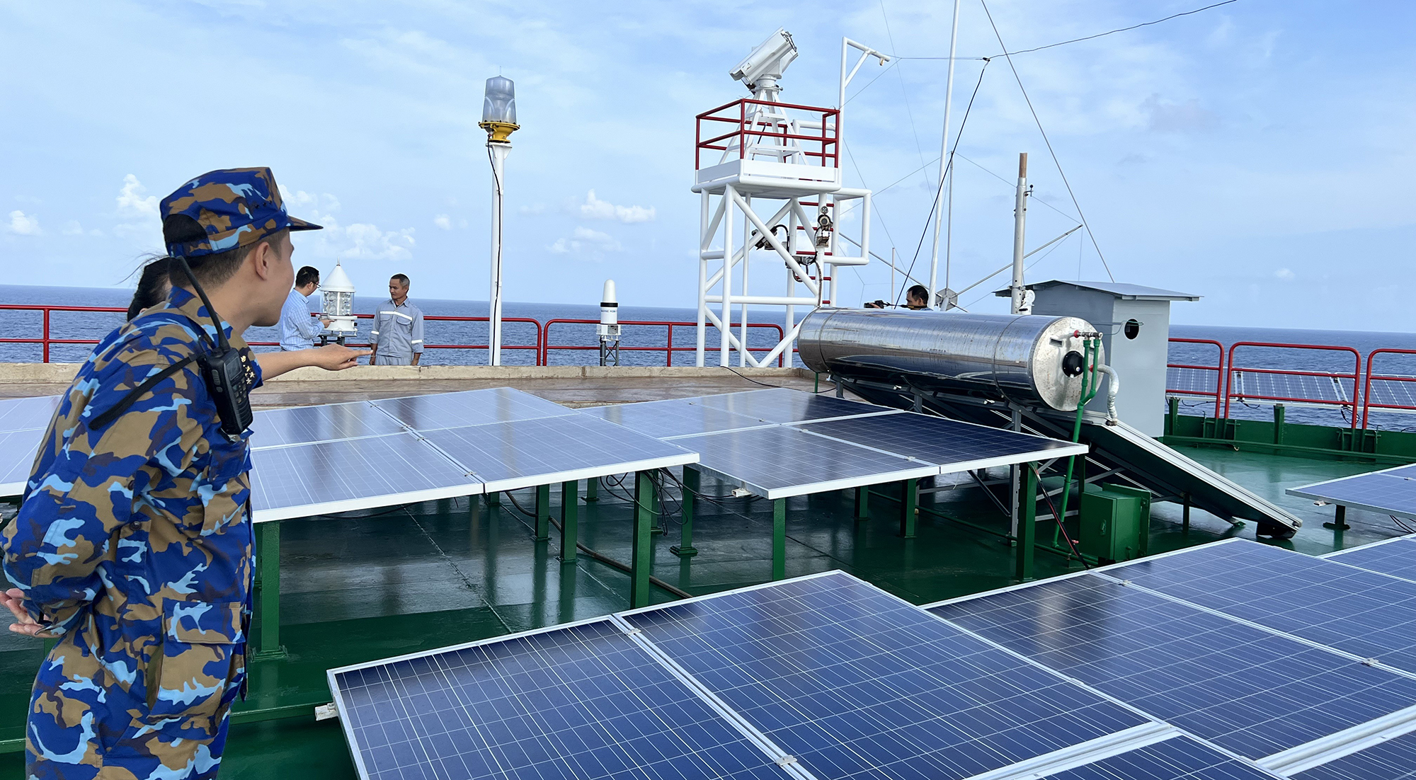 Giữ s&aacute;ng &ldquo;mắt biển&rdquo; nơi đầu s&oacute;ng- Ảnh 3.