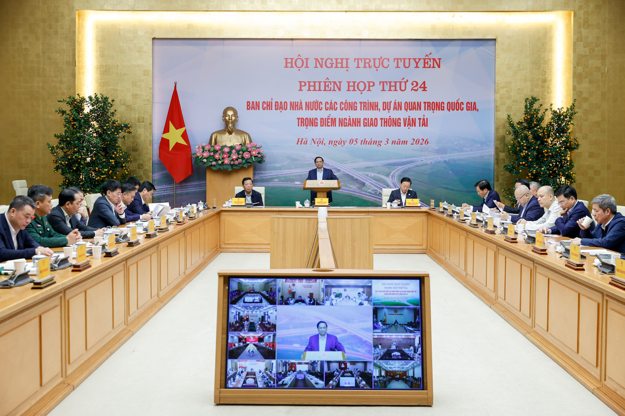 Thủ tướng: Tối ưu h&oacute;a nguồn lực v&agrave; hiệu quả c&aacute;c dự &aacute;n hạ tầng giao th&ocirc;ng vận tải- Ảnh 2.