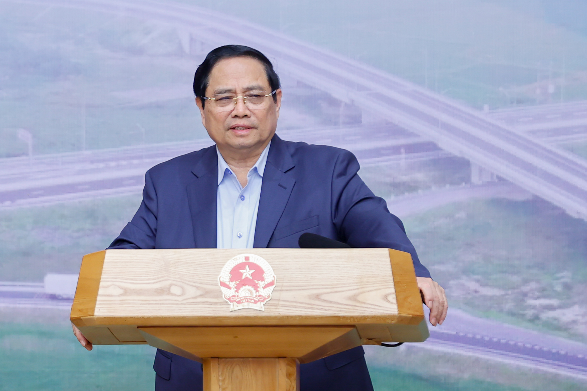 Thủ tướng: Tối ưu h&oacute;a nguồn lực v&agrave; hiệu quả c&aacute;c dự &aacute;n hạ tầng giao th&ocirc;ng vận tải- Ảnh 1.