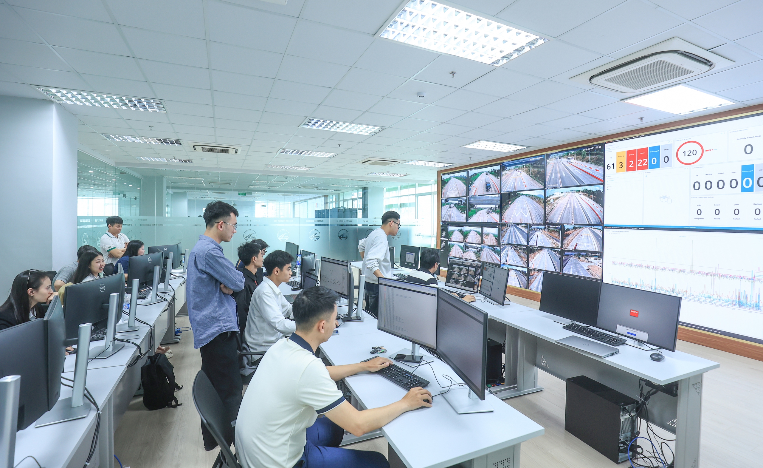 Kh&aacute;m ph&aacute; &ldquo;bộ n&atilde;o&rdquo; gi&aacute;m s&aacute;t thu ph&iacute; cao tốc Bắc - Nam- Ảnh 3.