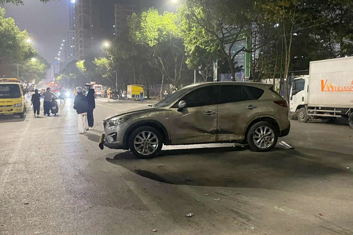 H&agrave; Nội: Danh t&iacute;nh t&agrave;i xế &ocirc; t&ocirc; t&ocirc;ng 8 phương tiện, ba người bị thương ở đường Nguyễn Ch&aacute;nh- Ảnh 5.