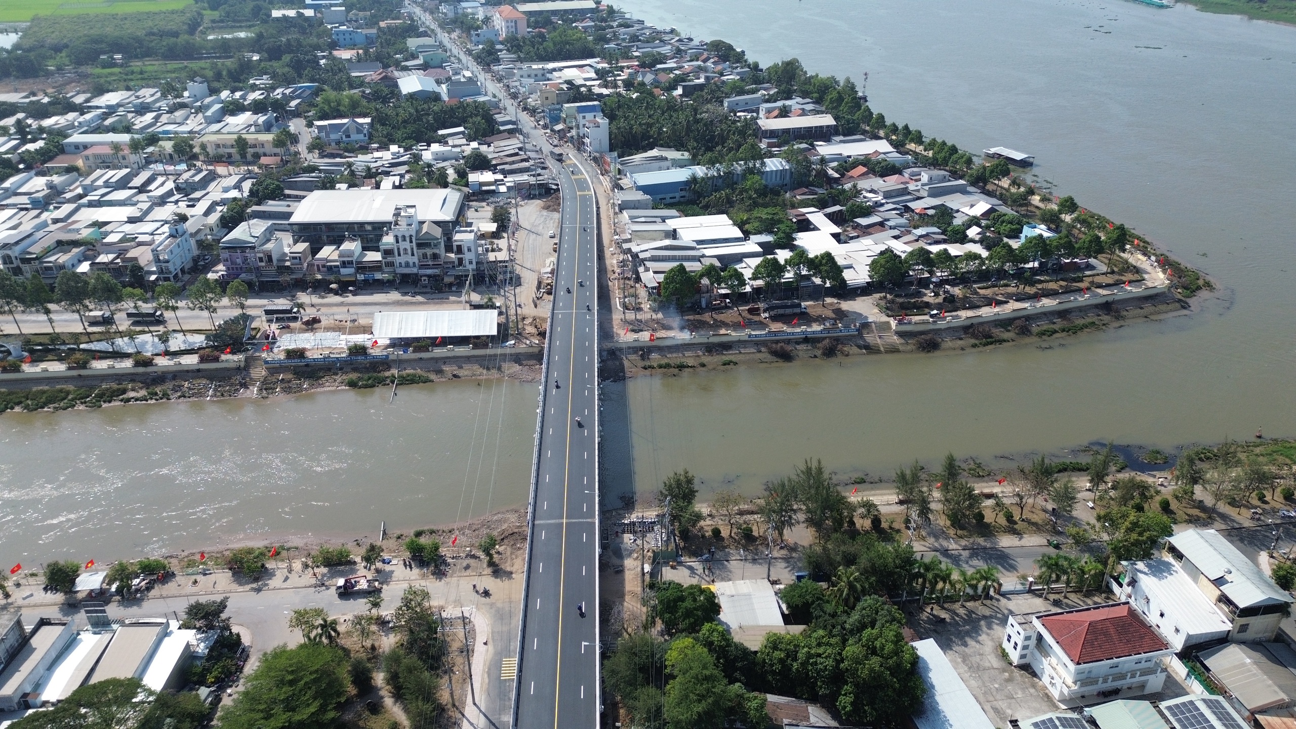 Đồng Th&aacute;p sắp khởi c&ocirc;ng 6 trường phổ th&ocirc;ng nội tr&uacute; ở bi&ecirc;n giới- Ảnh 1.