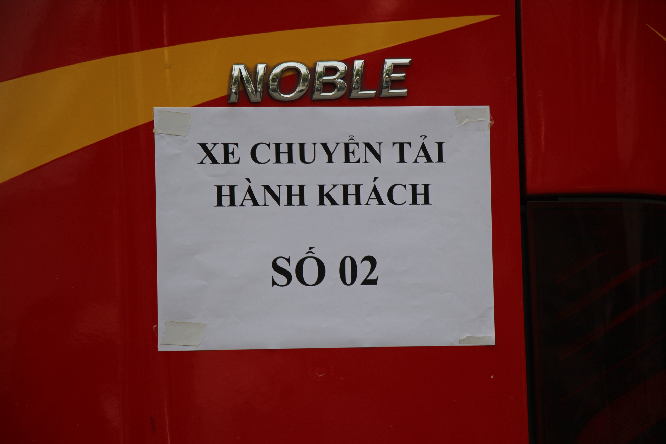 Ga Bi&ecirc;n H&ograve;a tất bật trung chuyển h&agrave;nh kh&aacute;ch sau sự cố cầu Ghềnh- Ảnh 6.