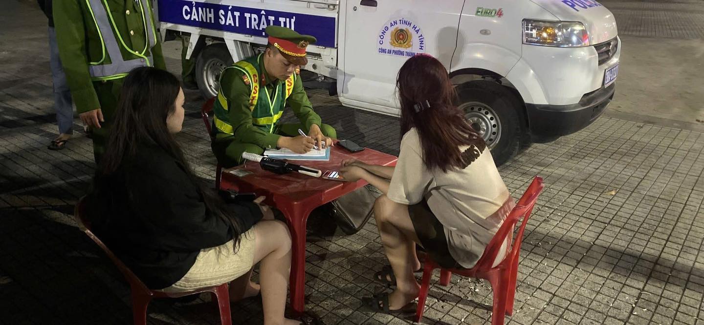 H&agrave; Tĩnh: Tuy&ecirc;n truyền kết hợp xử l&yacute; nghi&ecirc;m thanh, thiếu ni&ecirc;n vi phạm ph&aacute;p luật ATGT- Ảnh 2.