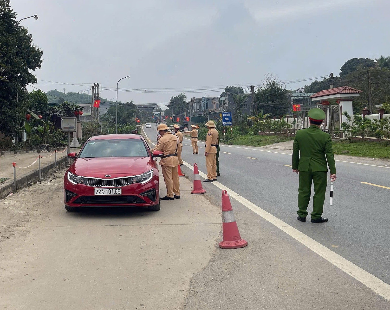 Kh&ocirc;ng v&ugrave;ng cấm, kh&ocirc;ng ngoại lệ, Tuy&ecirc;n Quang xử l&yacute; nghi&ecirc;m vi phạm nồng độ cồn- Ảnh 5.