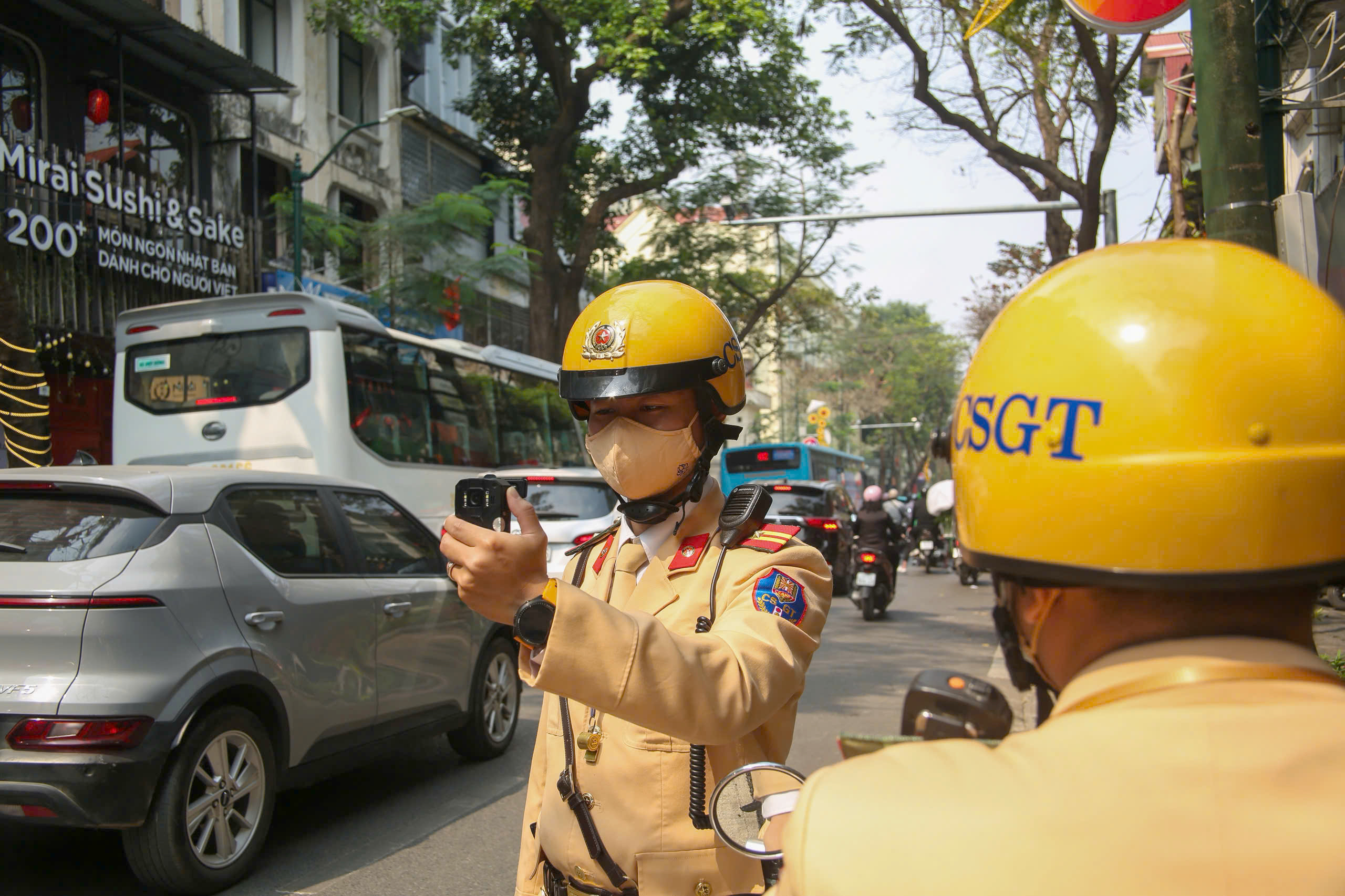 H&agrave; Nội dẹp lấn chiếm vỉa h&egrave; ở nhiều phố trung t&acirc;m, duy tr&igrave; trật tự trước ng&agrave;y bầu cử- Ảnh 8.