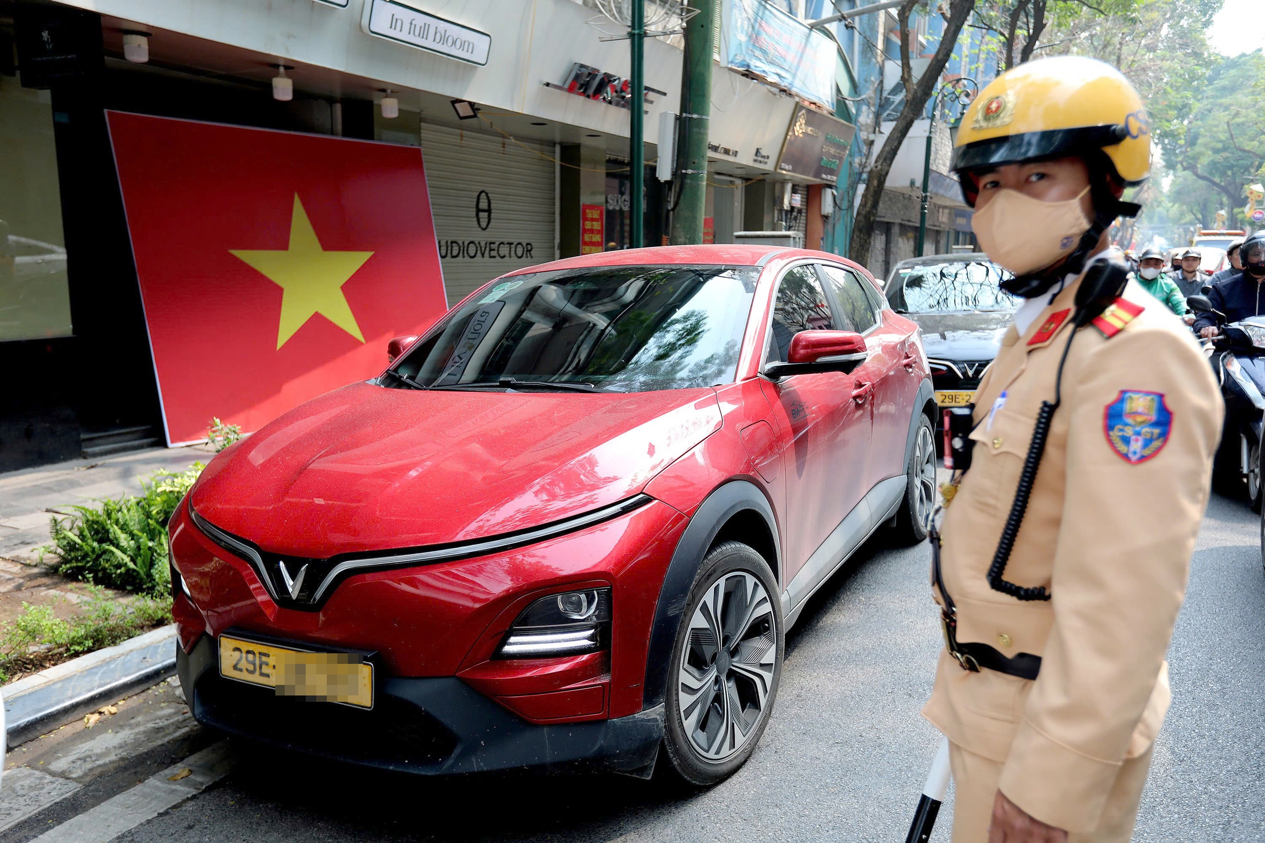 H&agrave; Nội dẹp lấn chiếm vỉa h&egrave; ở nhiều phố trung t&acirc;m, duy tr&igrave; trật tự trước ng&agrave;y bầu cử- Ảnh 6.