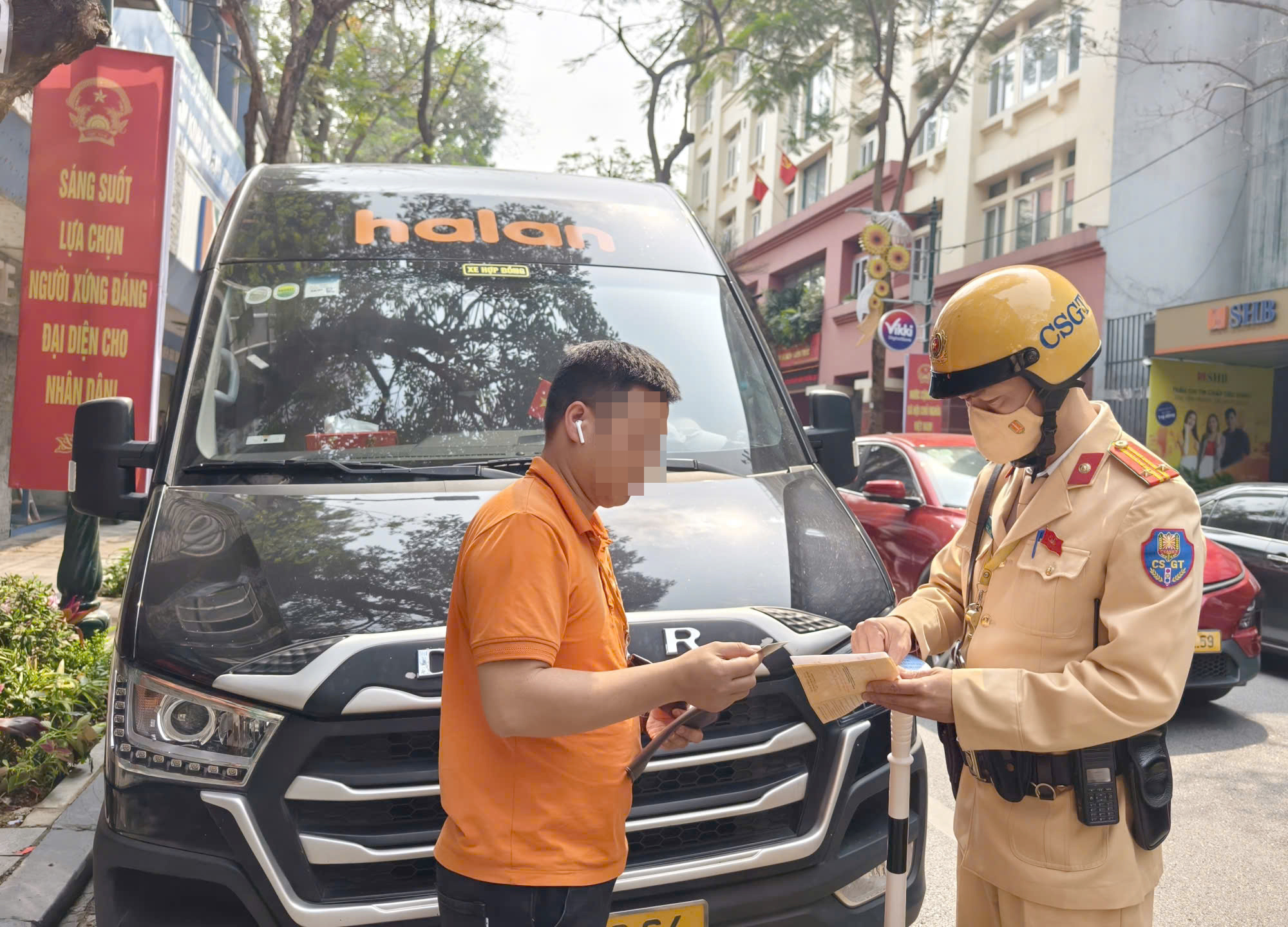 H&agrave; Nội dẹp lấn chiếm vỉa h&egrave; ở nhiều phố trung t&acirc;m, duy tr&igrave; trật tự trước ng&agrave;y bầu cử- Ảnh 9.
