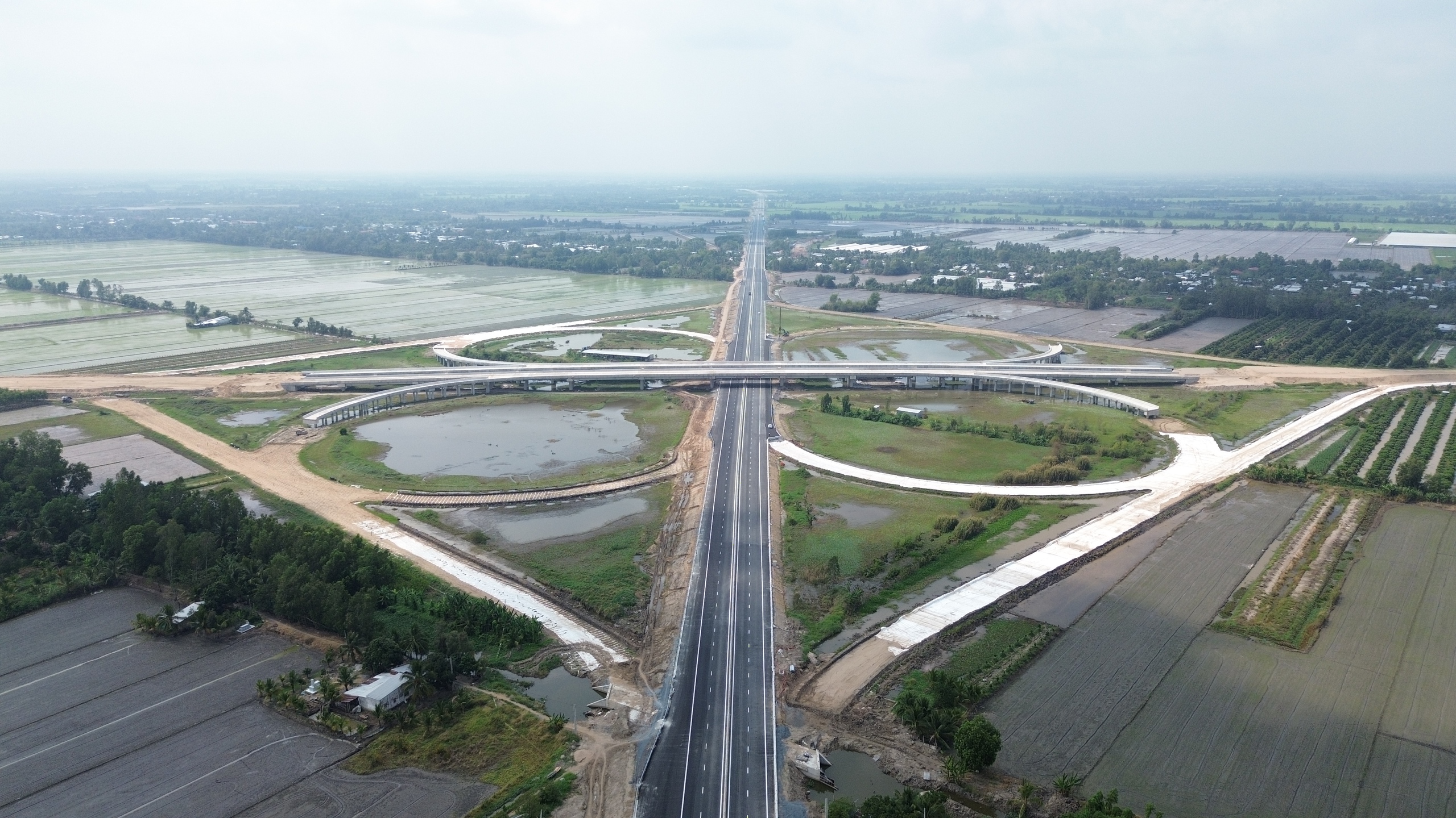 Chấn chỉnh c&ocirc;ng t&aacute;c an to&agrave;n giao th&ocirc;ng đoạn cao tốc Hậu Giang - C&agrave; Mau- Ảnh 1.