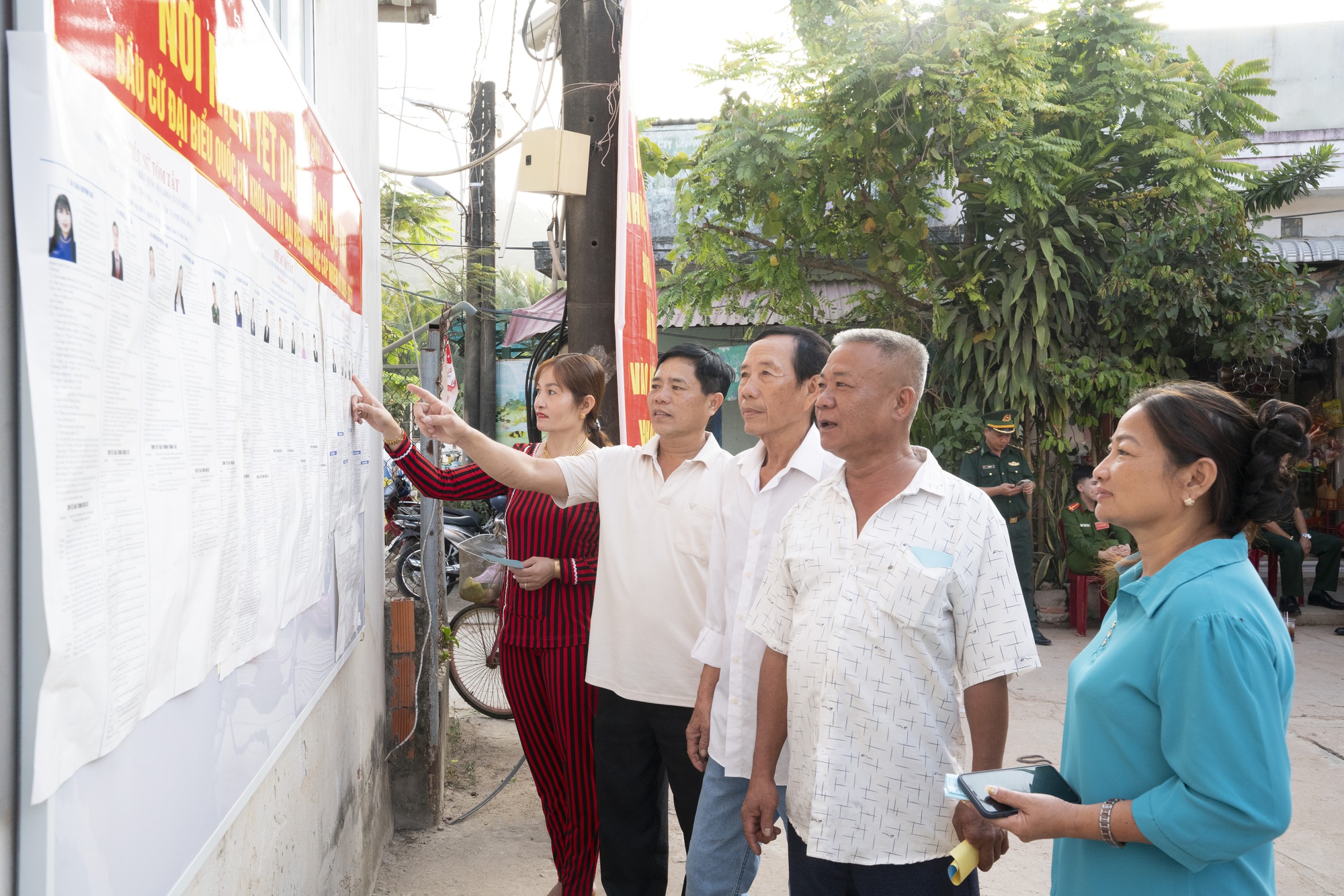 An Giang: Gần 2.200 cử tri tr&ecirc;n đảo tiền ti&ecirc;u c&aacute;ch đất liền 200km đi bầu cử sớm- Ảnh 5.