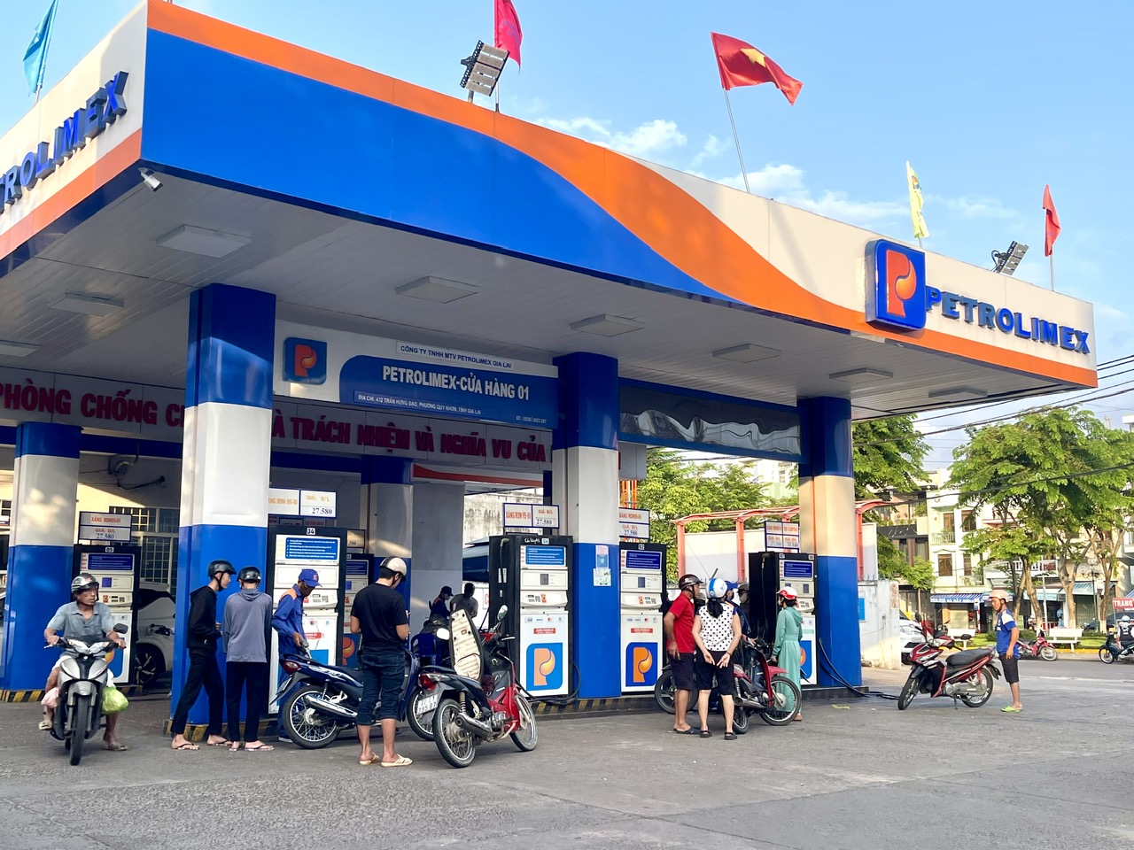 Gia Lai siết kiểm tra xăng dầu, ngăn đầu cơ trước biến động gi&aacute;- Ảnh 1.