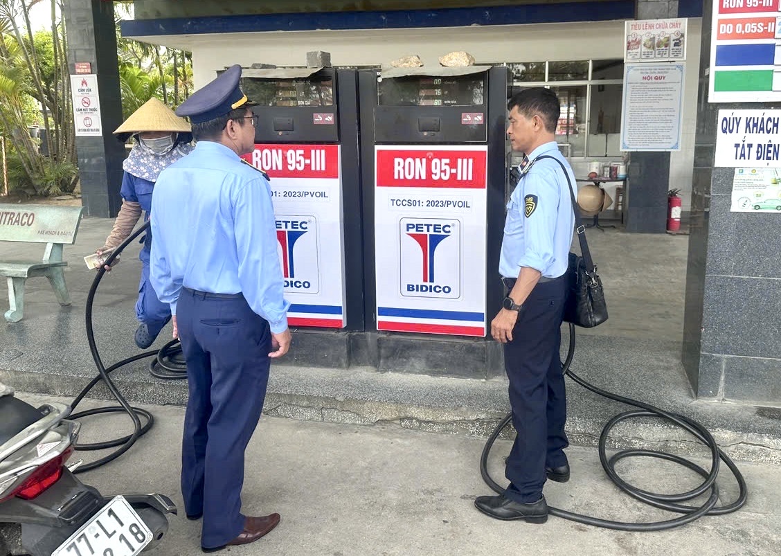 Gia Lai siết kiểm tra xăng dầu, ngăn đầu cơ trước biến động gi&aacute;- Ảnh 2.