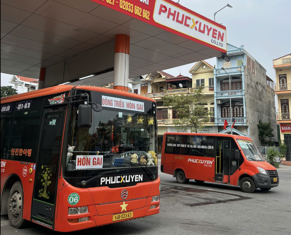 Gi&aacute; xăng dầu lập &ldquo;đỉnh&rdquo;, doanh nghiệp vận tải rục rịch tăng gi&aacute; v&eacute;- Ảnh 1.