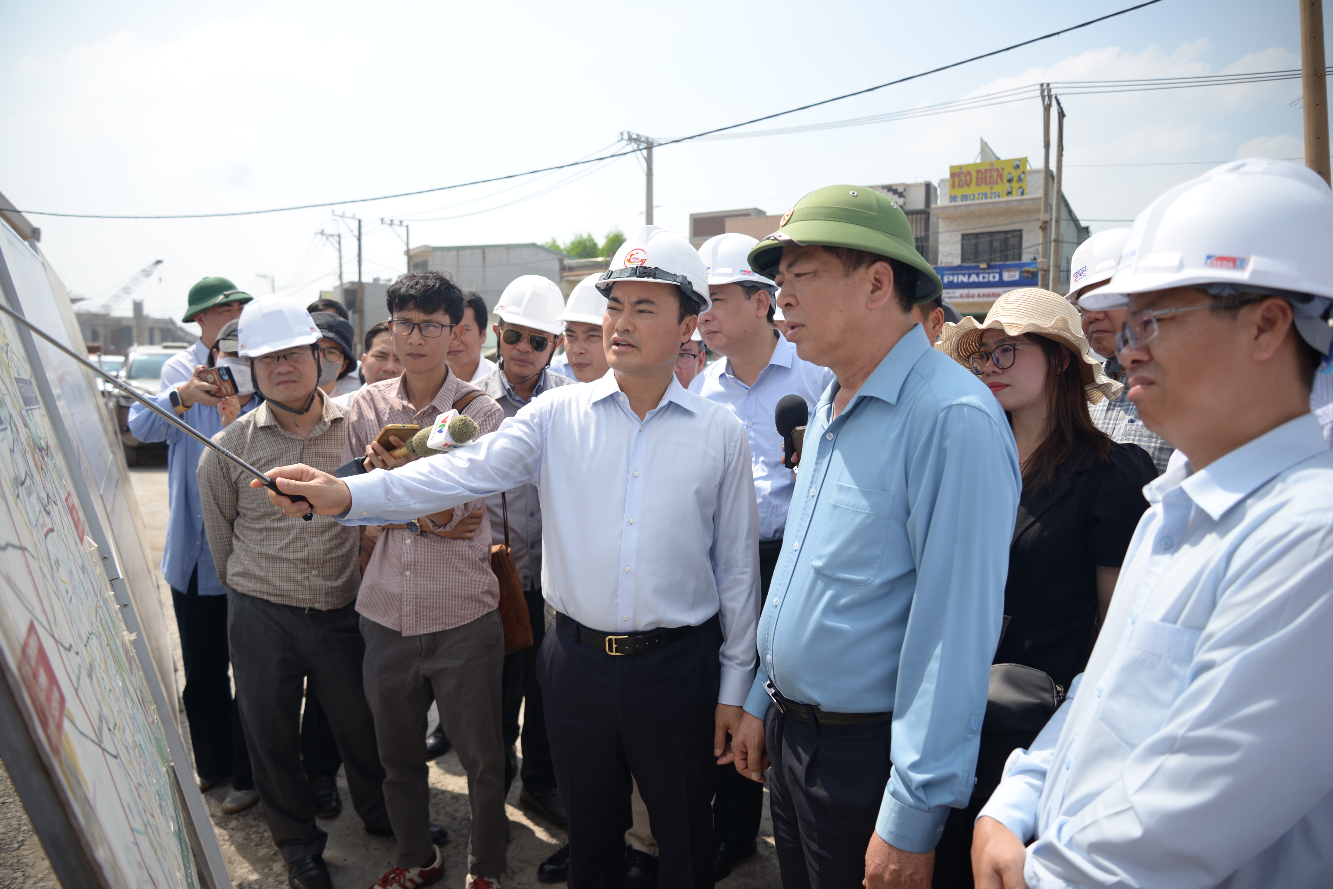 Bộ trưởng Trần Hồng Minh kiểm tra V&agrave;nh đai 3 v&agrave; cao tốc TP.HCM - Long Th&agrave;nh - Dầu Gi&acirc;y- Ảnh 1.