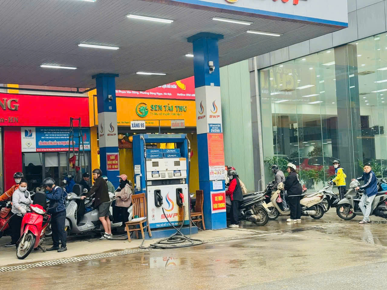H&agrave; Nội: Tăng cường kiểm tra, xử l&yacute; vi phạm trong kinh doanh xăng dầu- Ảnh 1.