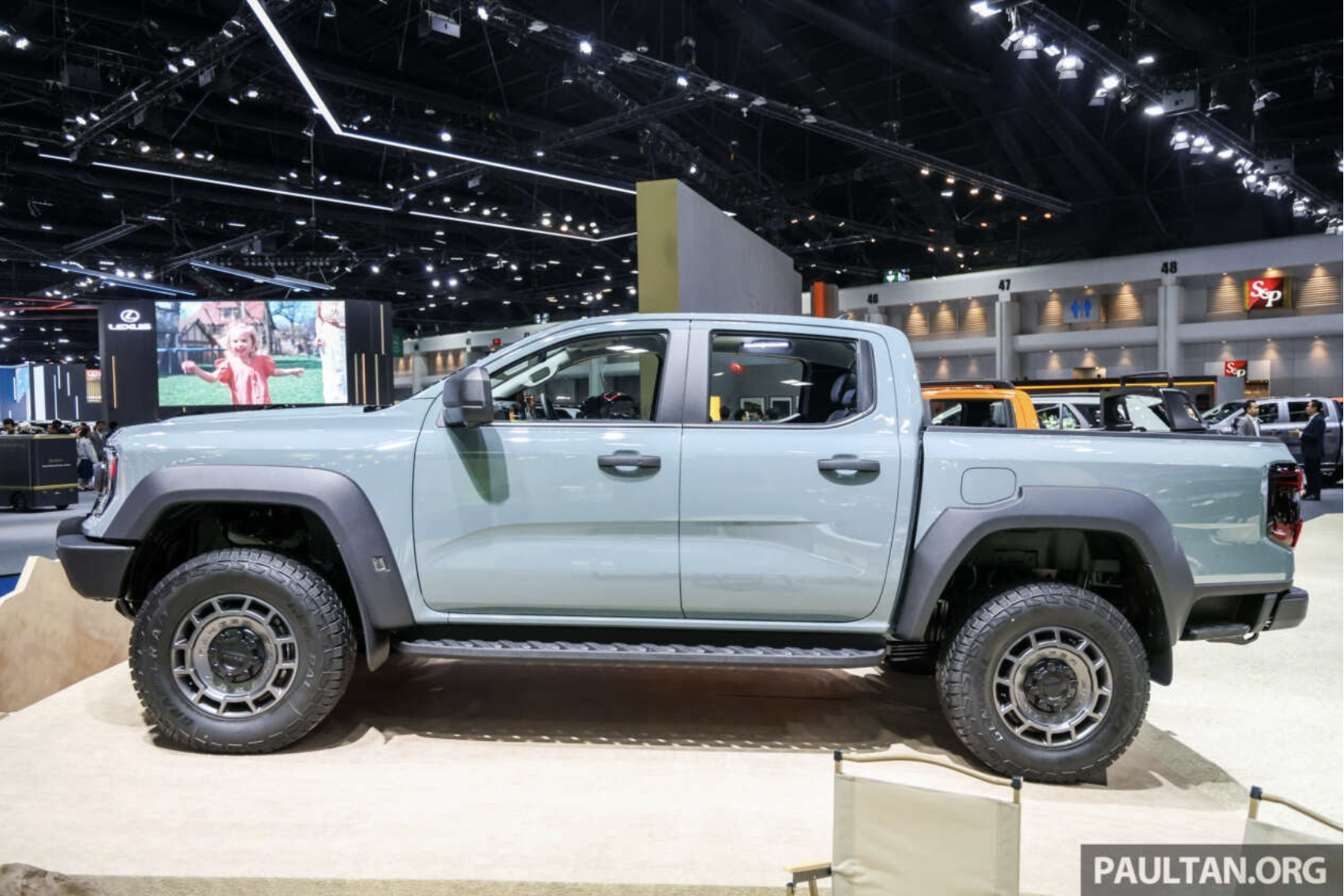 Bán tải Ford Ranger Super Duty ra mắt với khả năng chở hàng vượt trội- Ảnh 1.