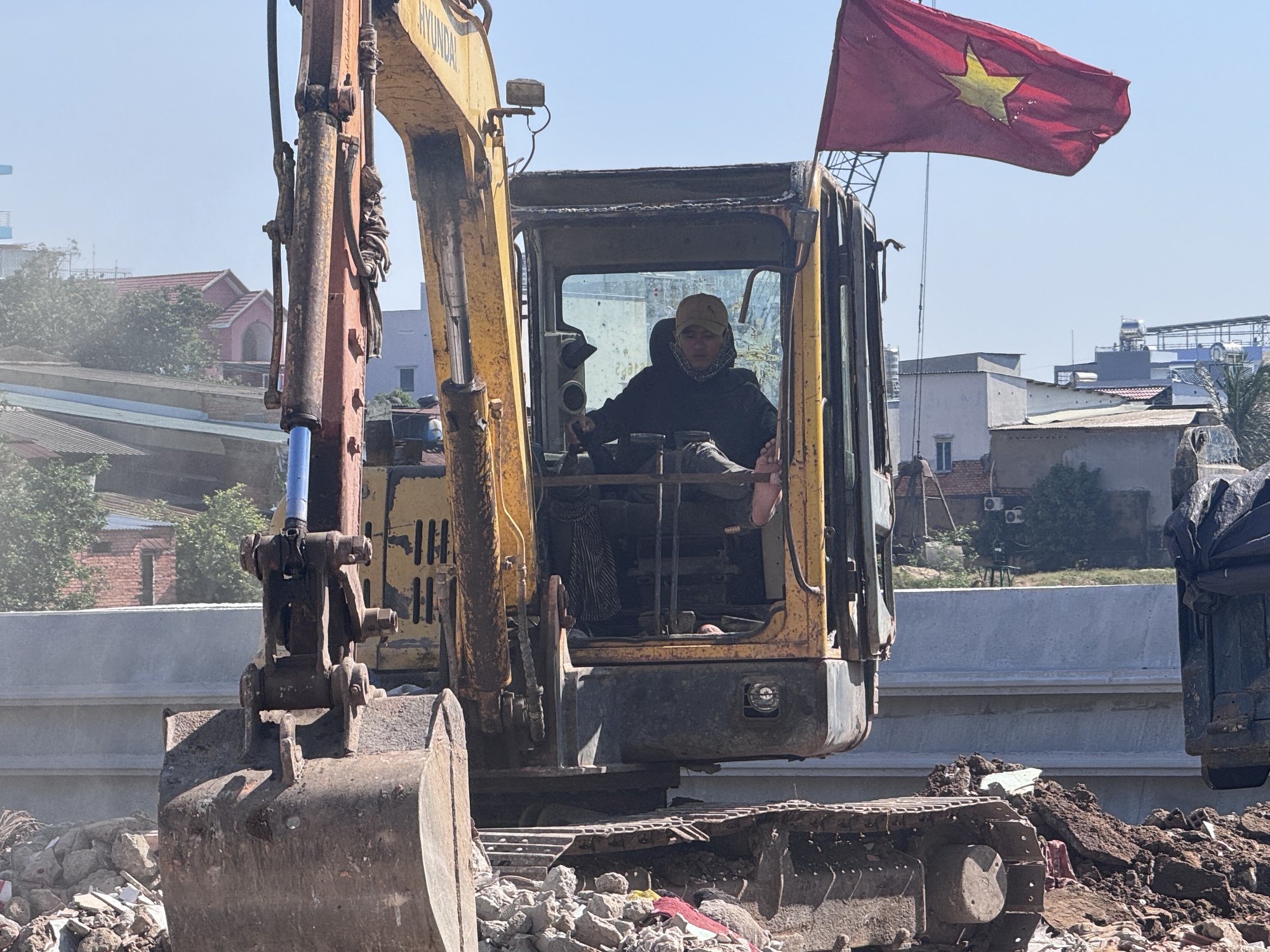 To&agrave;n cảnh dự &aacute;n hơn 7.300 tỷ đồng b&ecirc;n bờ Bắc k&ecirc;nh Đ&ocirc;i sau hơn 7 th&aacute;ng thi c&ocirc;ng- Ảnh 3.