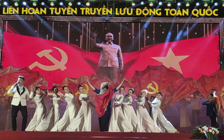 Khai mạc Li&ecirc;n hoan Tuy&ecirc;n truyền lưu động to&agrave;n quốc năm 2026 tại Quảng Ninh