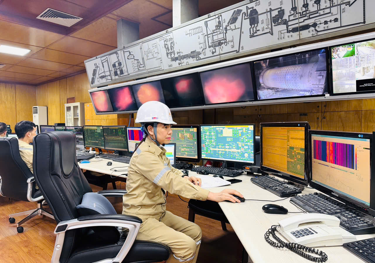 Từ những con số khô khan đến câu chuyện đẹp của một nữ kỹ sư điện- Ảnh 1. Từ những con số khô khan đến câu chuyện đẹp của một nữ kỹ sư điện- Ảnh 1.