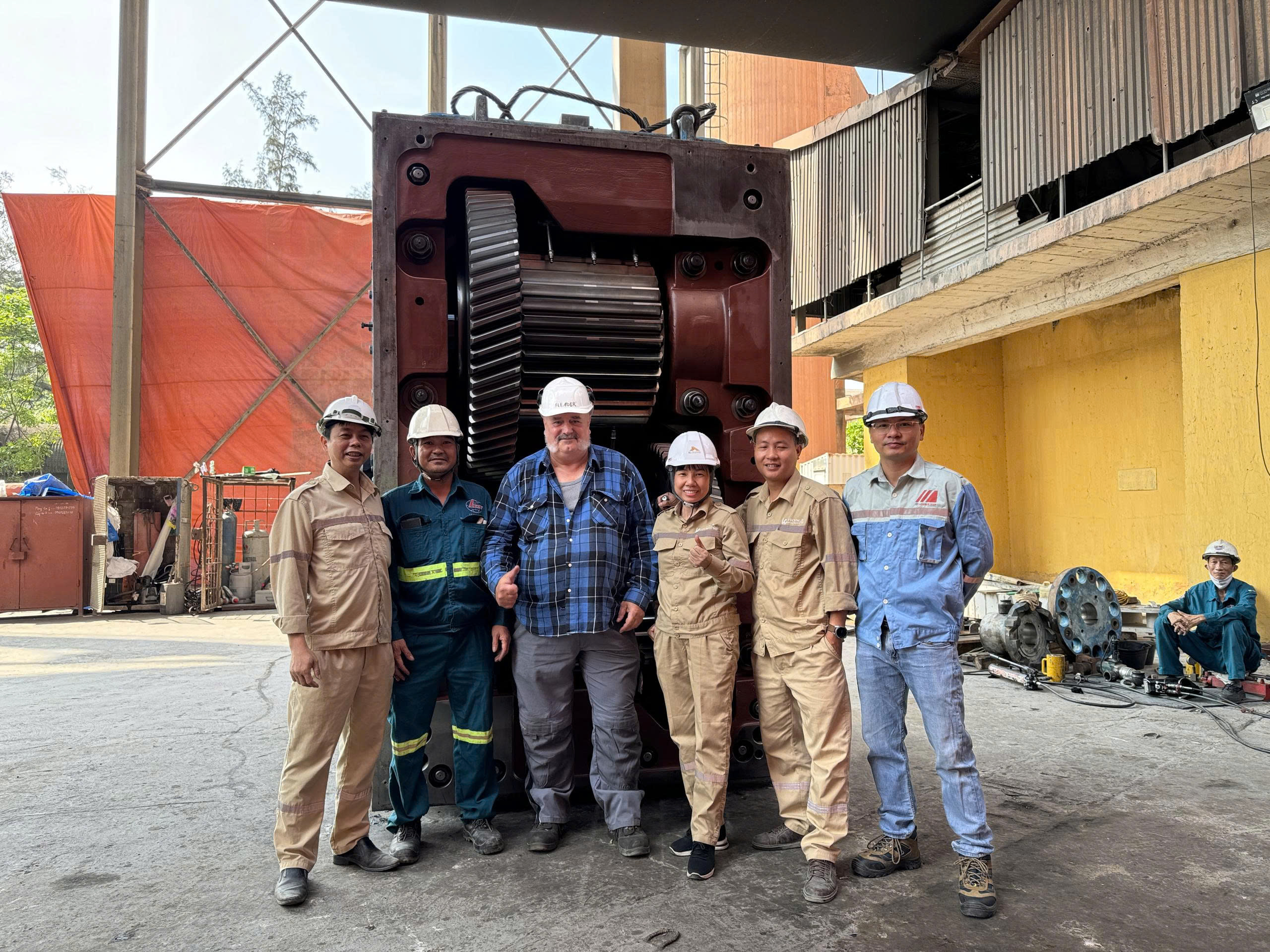 Từ những con số khô khan đến câu chuyện đẹp của một nữ kỹ sư điện- Ảnh 3. Từ những con số khô khan đến câu chuyện đẹp của một nữ kỹ sư điện- Ảnh 3.