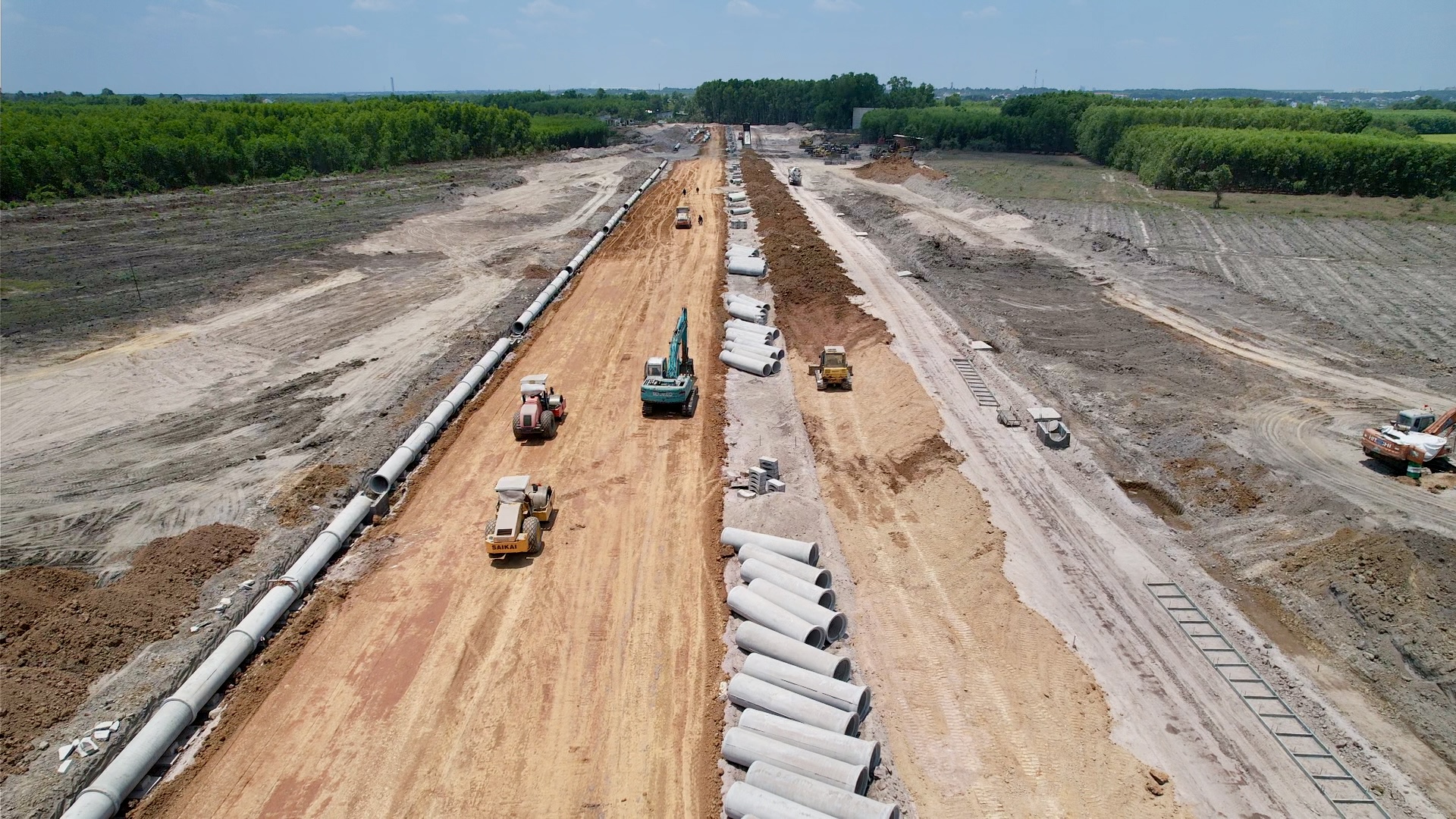 Vượt nắng mở trục đường 25C kết nối vào sân bay Long Thành- Ảnh 3. Vượt nắng mở trục đường 25C kết nối vào sân bay Long Thành- Ảnh 3.