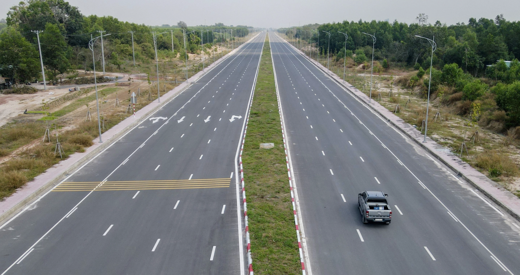 Vượt nắng mở trục đường 25C kết nối vào sân bay Long Thành- Ảnh 13. Vượt nắng mở trục đường 25C kết nối vào sân bay Long Thành- Ảnh 13.