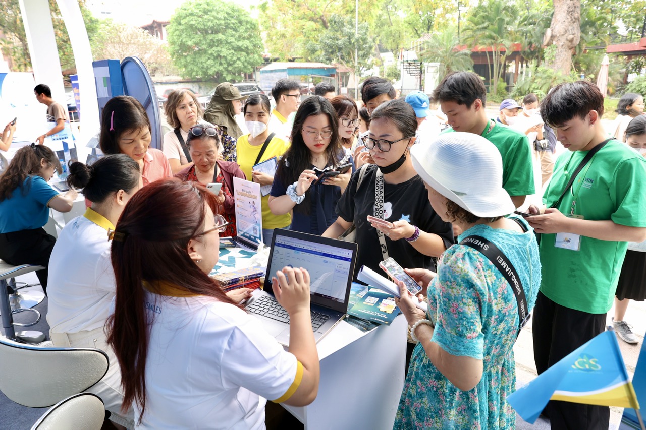 Vietnam Airlines mang trải nghiệm số hiện đại đến VITM Hà Nội 2026- Ảnh 2. Vietnam Airlines mang trải nghiệm số hiện đại đến VITM Hà Nội 2026- Ảnh 2.