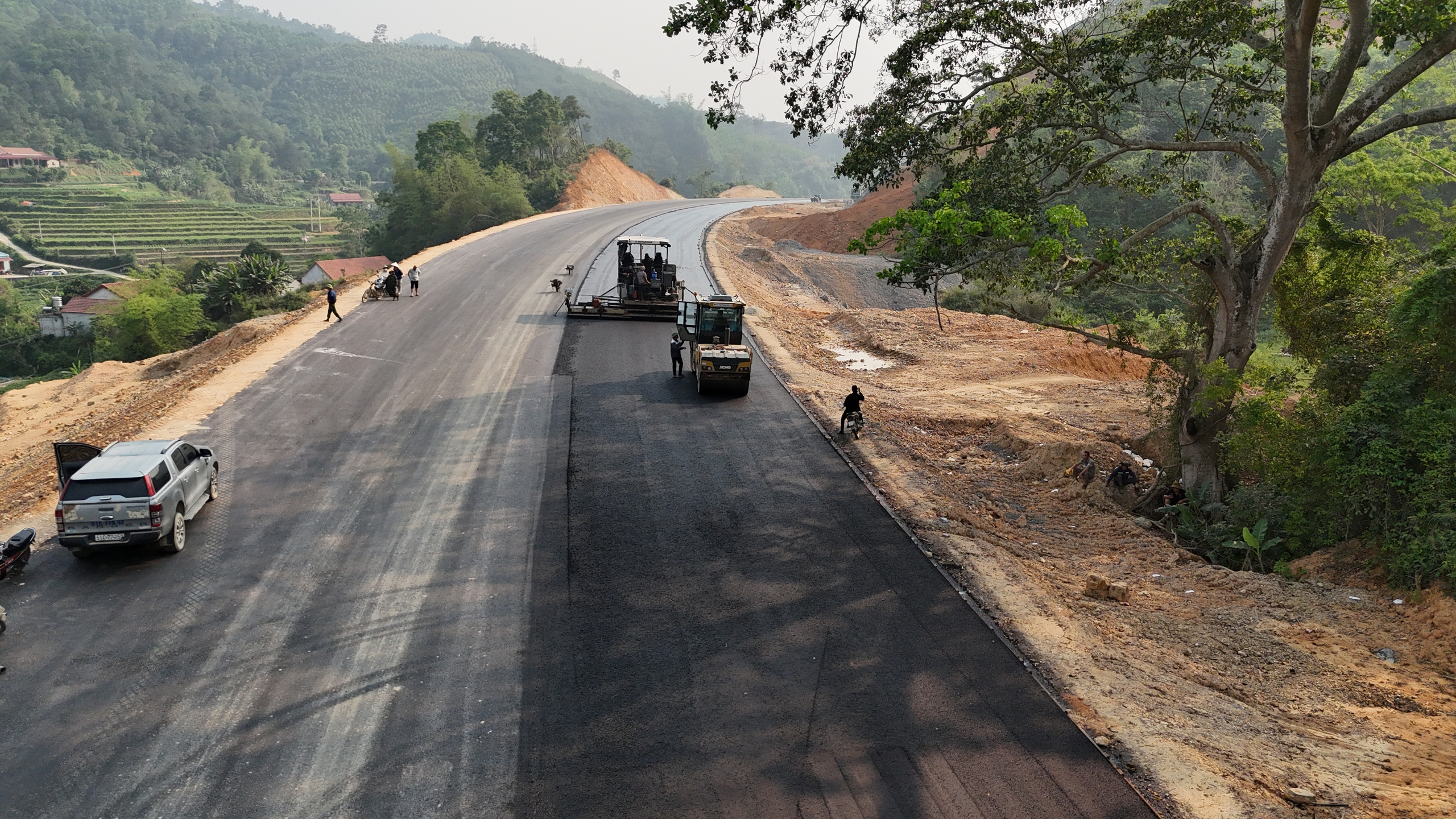 Cận cảnh cao tốc Hữu Nghị - Chi Lăng trước ngày về đích- Ảnh 4. Cận cảnh cao tốc Hữu Nghị - Chi Lăng trước ngày về đích- Ảnh 4.