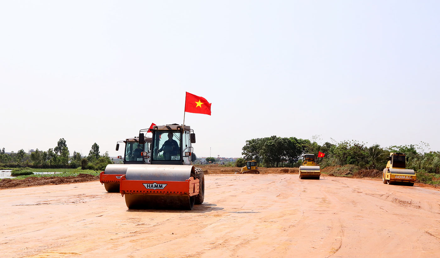 Ph&uacute; Thọ: Ch&uacute; trọng đầu tư hạ tầng giao th&ocirc;ng, tạo động lực ph&aacute;t triển kinh tế - x&atilde; hội- Ảnh 1.
