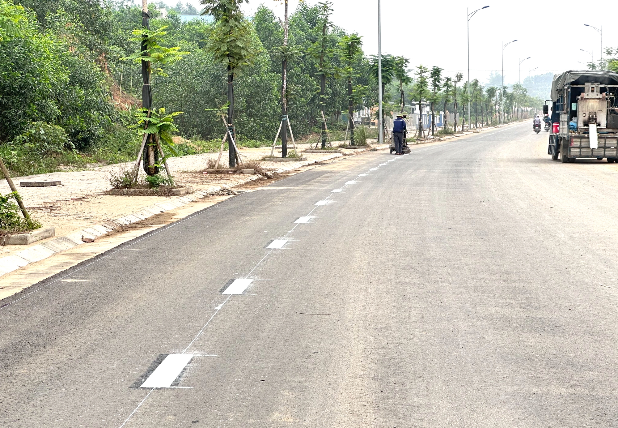 Tuyên Quang tăng tốc hoàn thiện tuyến đường 8,8km kết nối khu du lịch với cao tốc- Ảnh 1. Tuyên Quang tăng tốc hoàn thiện tuyến đường 8,8km kết nối khu du lịch với cao tốc- Ảnh 1.